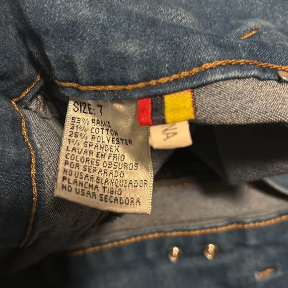 Tush Push High Waist Blue Denim Capris Jeans - Picture 11 of 11